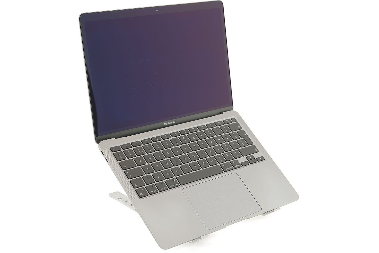 Apple MacBook Air 13″ 2020, M1 8 Cores, 8 GB, 7 core GPU 256 GB Space Gray - Много добро