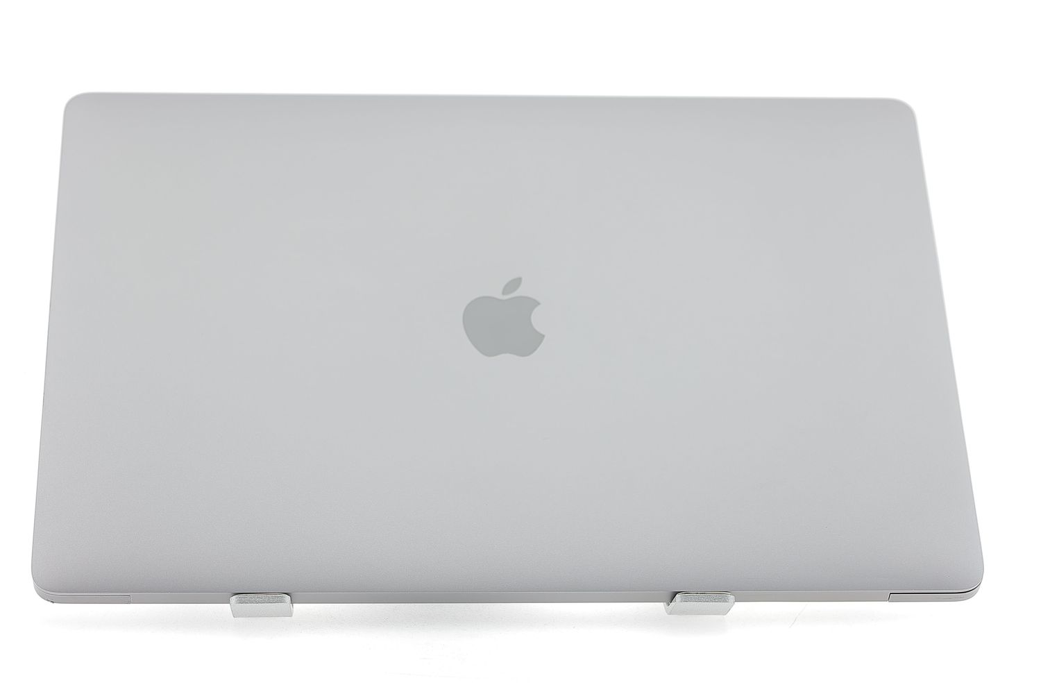 Apple MacBook Pro 15″ Touch Bar 2017, i7 2.8 GHz, 16 GB, AMD Radeon Pro 555 256 GB Space Gray - Отлично