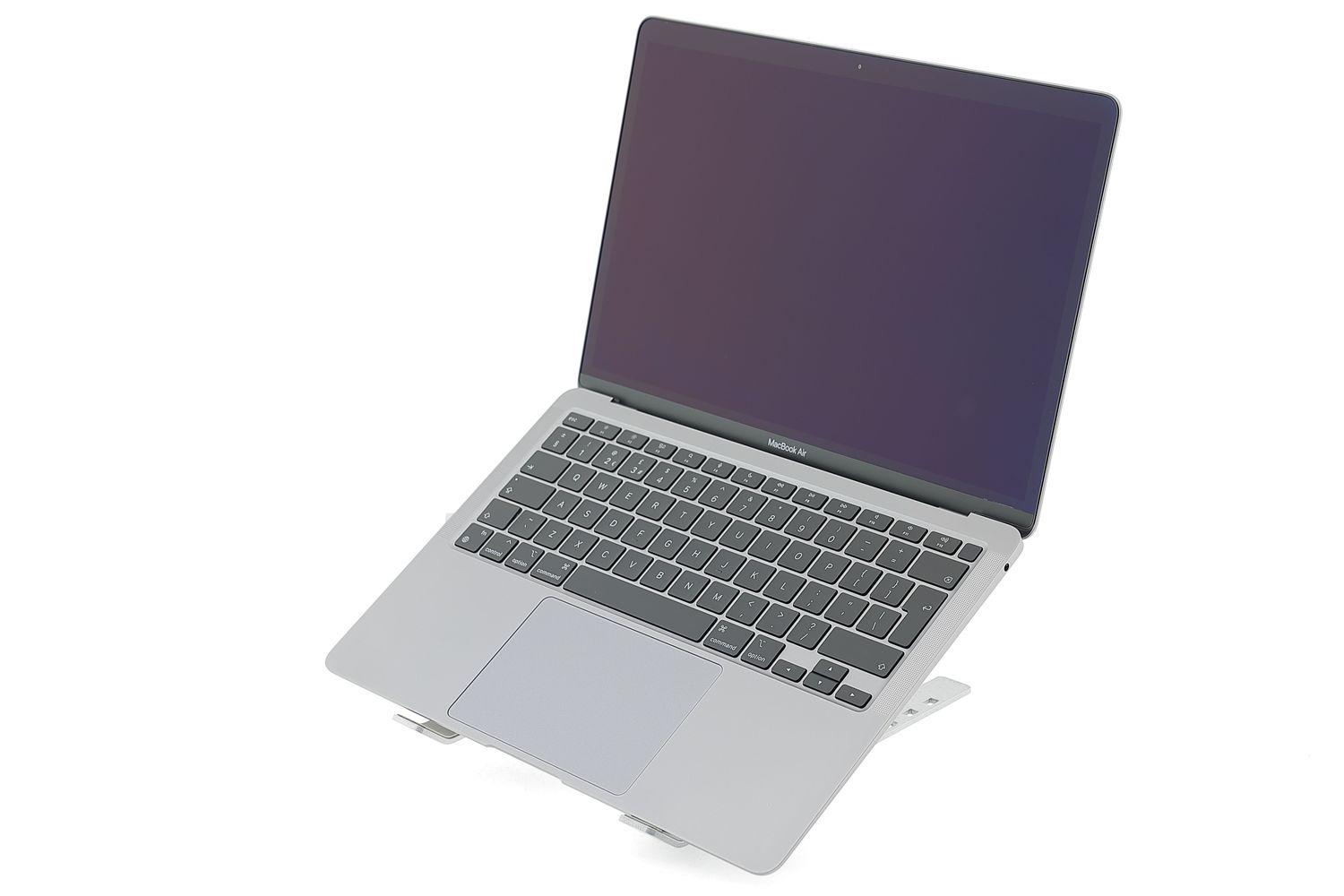 Apple MacBook Air 13″ 2020, i3 1.1 GHz, 8 GB, Intel Iris Plus 256 GB Space Gray