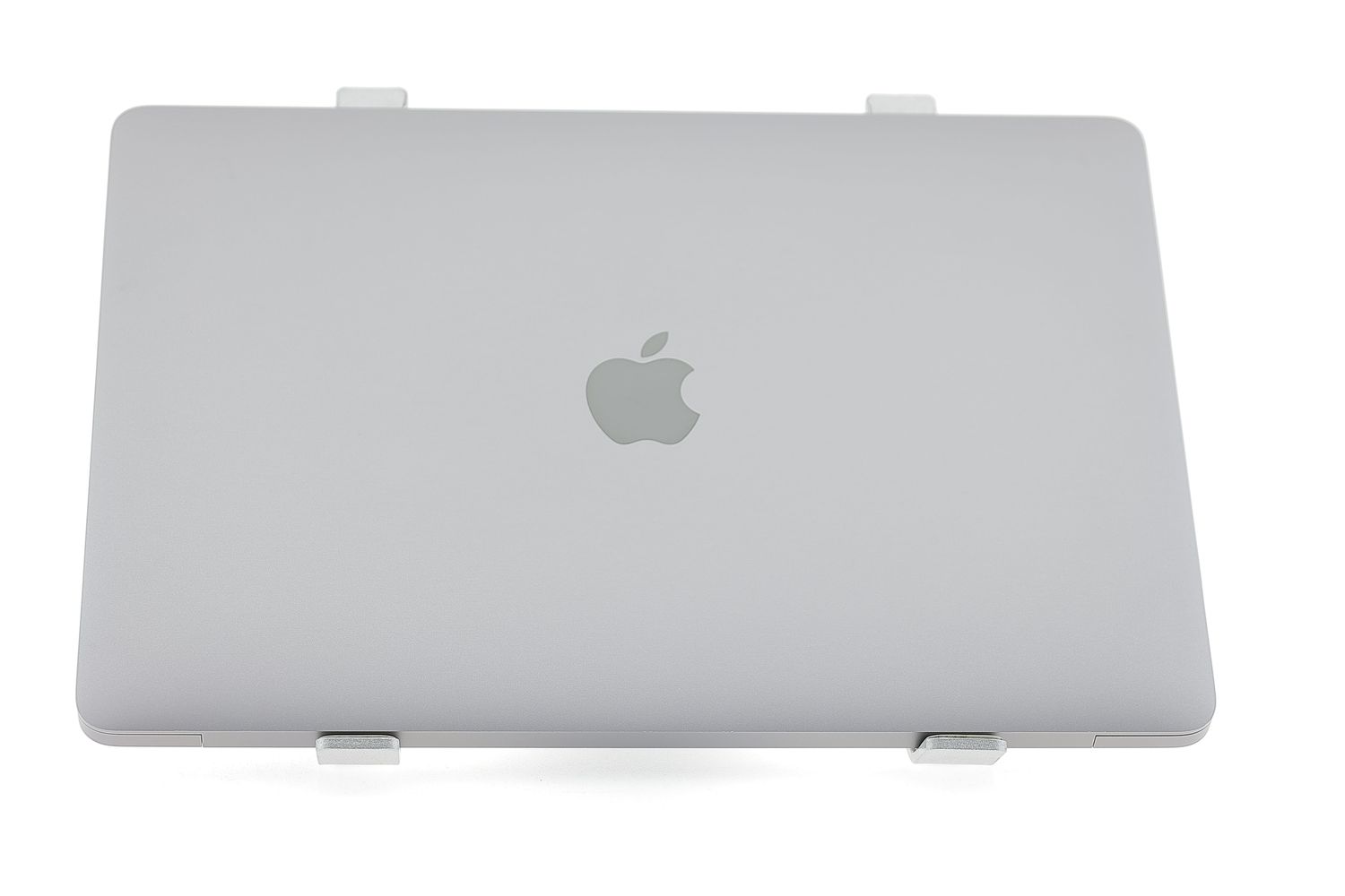 Apple MacBook Air 13″ 2020, i3 1.1 GHz, 8 GB, Intel Iris Plus 256 GB Space Gray - Foarte bun