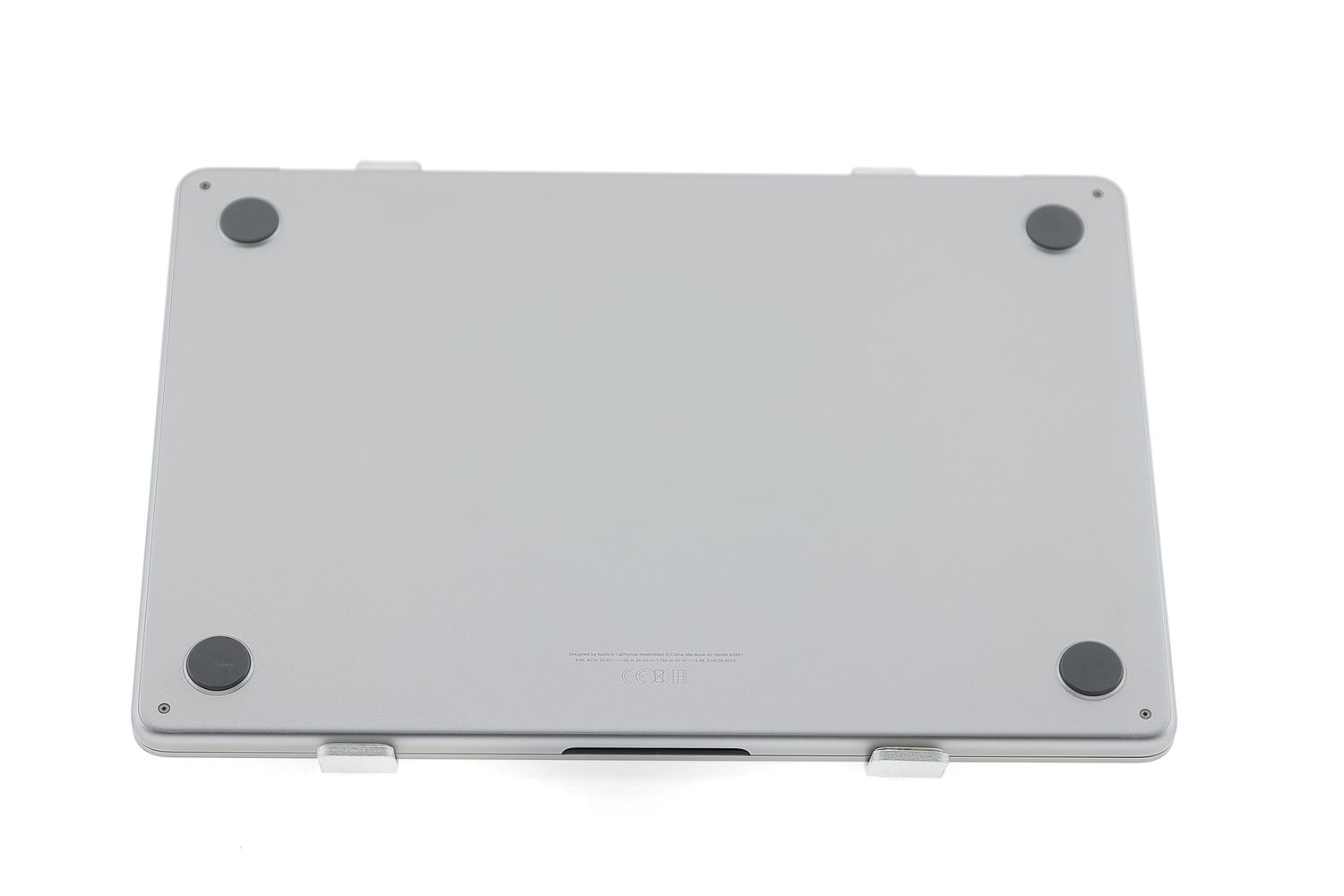 Apple MacBook Air 13″ 2022, M2 8 Cores, 16 GB, 10 core GPU 1 TB Space Gray - Много добро