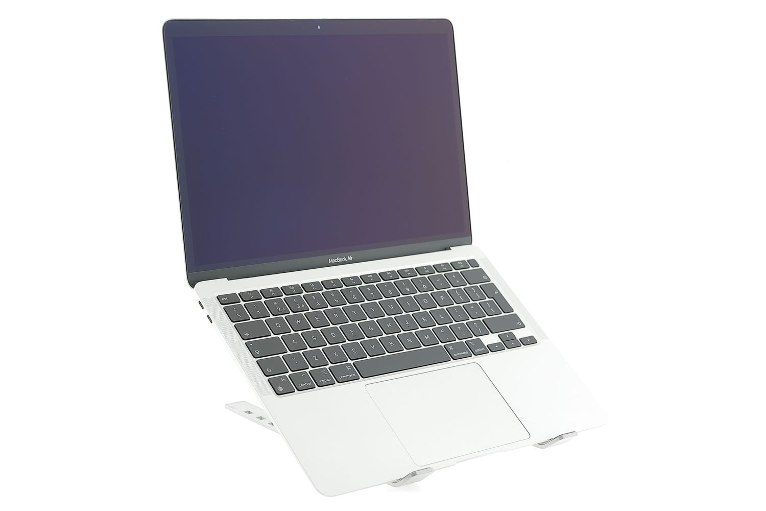 Apple MacBook Air 13″ 2020, M1 8 Cores, 8 GB, 8 core GPU 512 GB Silver - Nagyon jó