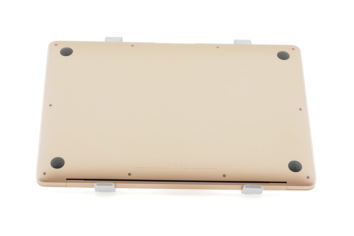 Apple MacBook Air 13″ 2020, i3 1.1 GHz, 8 GB, Intel Iris Plus 256 GB Gold - Много добро