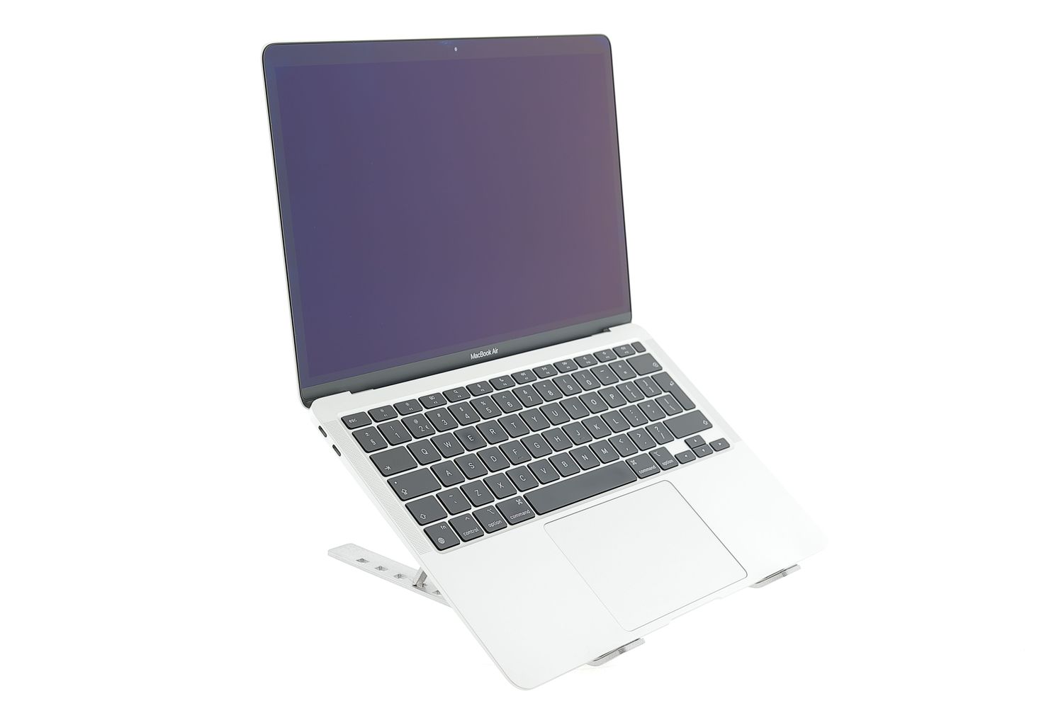 Apple MacBook Air 13″ 2020, M1 8 Cores, 8 GB, 7 core GPU 256 GB Silver - Excelent