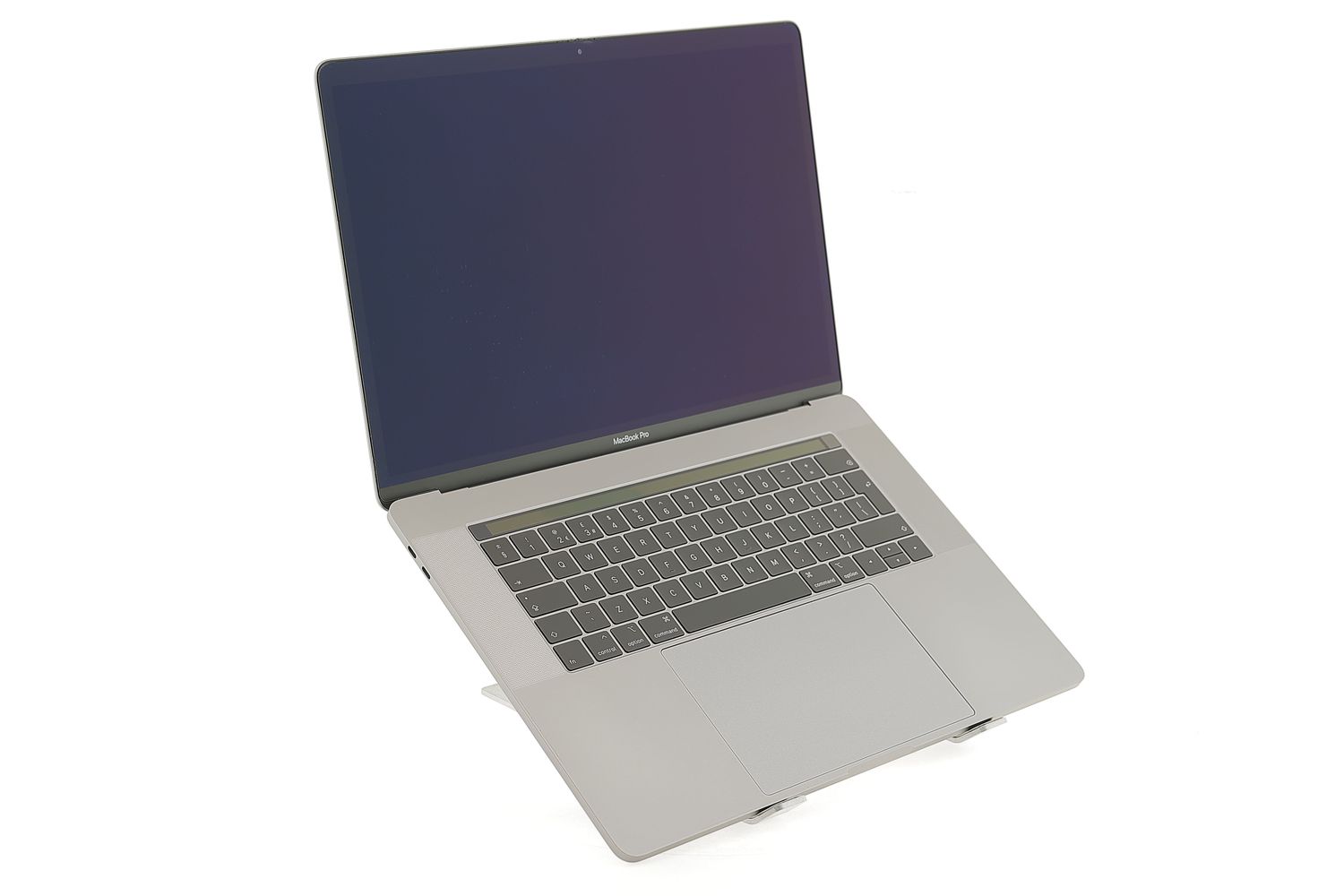 Apple MacBook Pro 15″ Touch Bar 2018, i7 2.2 GHz, 16 GB, AMD Radeon Pro 555X 256 GB Space Gray