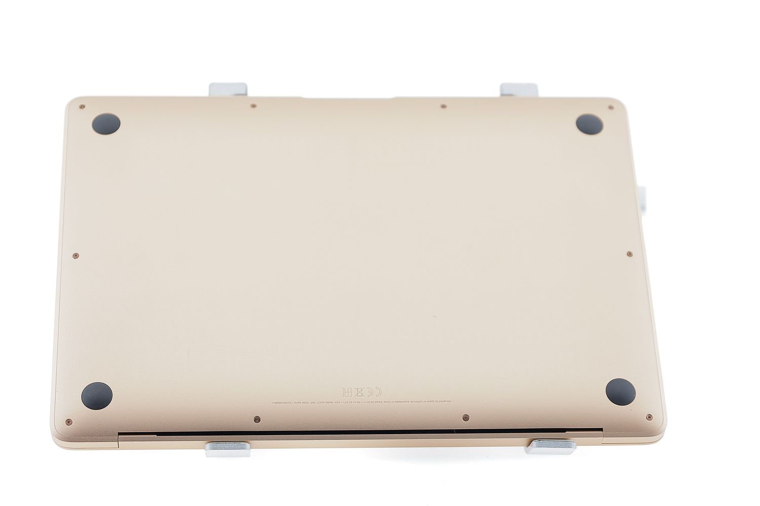 Apple MacBook Air 13″ 2020, M1 8 Cores, 8 GB, 7 core GPU 256 GB Gold - Много добро