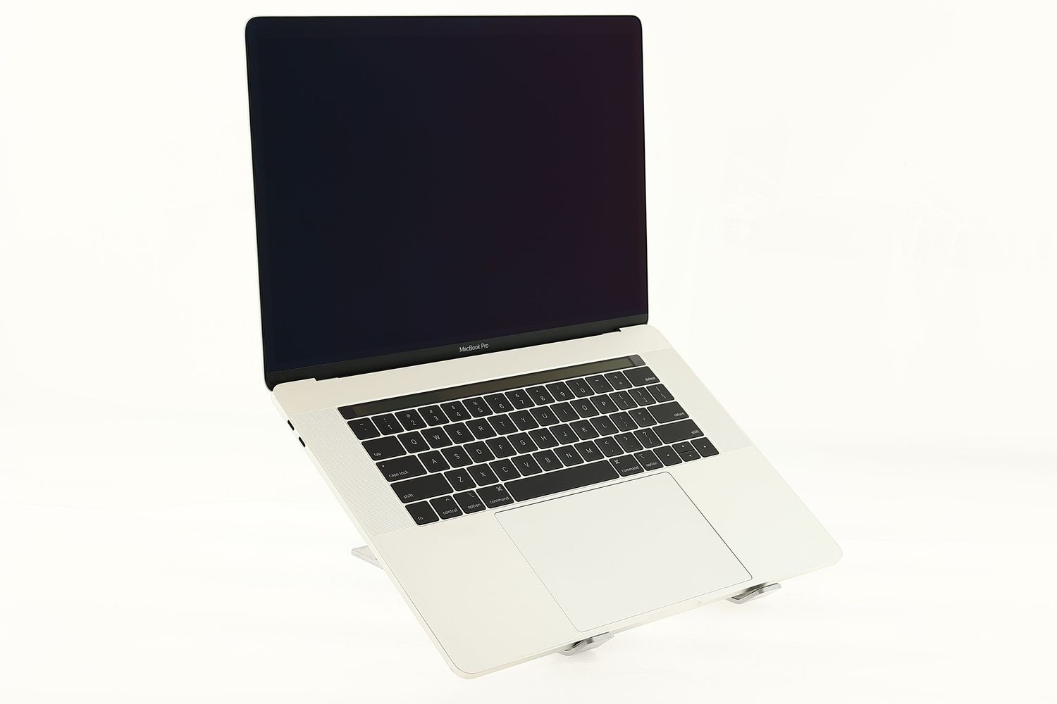 Apple MacBook Pro 15″ Touch Bar 2018, i9 2.9 GHz, 32 GB, AMD Radeon Pro 555X 512 GB Silver - Foarte bun