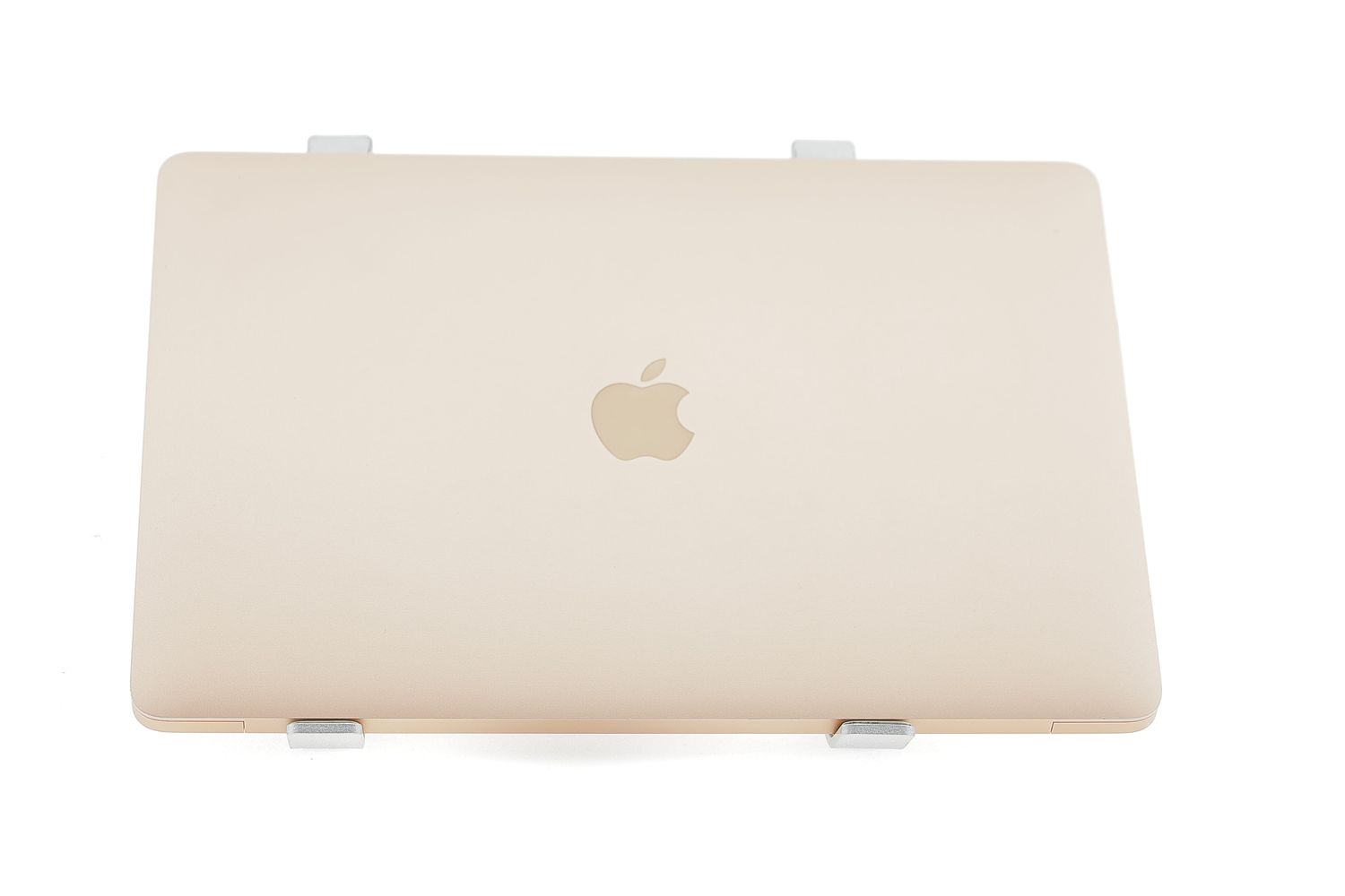 Apple MacBook Air 13″ 2020, M1 8 Cores, 8 GB, 7 core GPU 256 GB Gold - Много добро