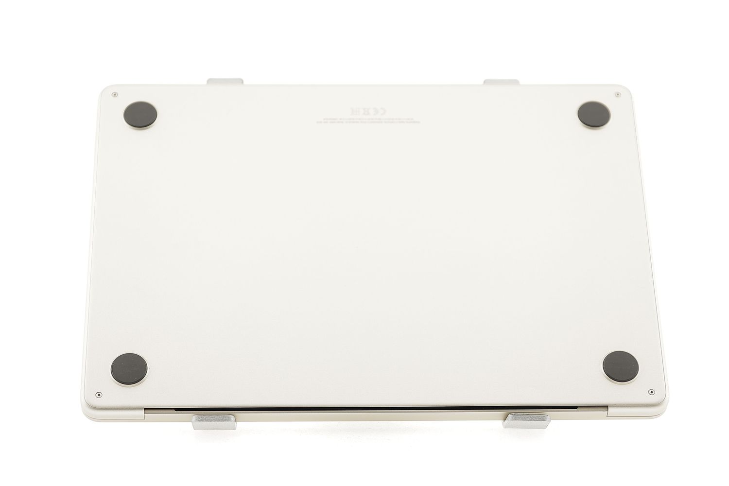 Apple MacBook Air 13″ 2022, M2 8 Cores, 8 GB, 8 core GPU 256 GB Starlight - Отлично