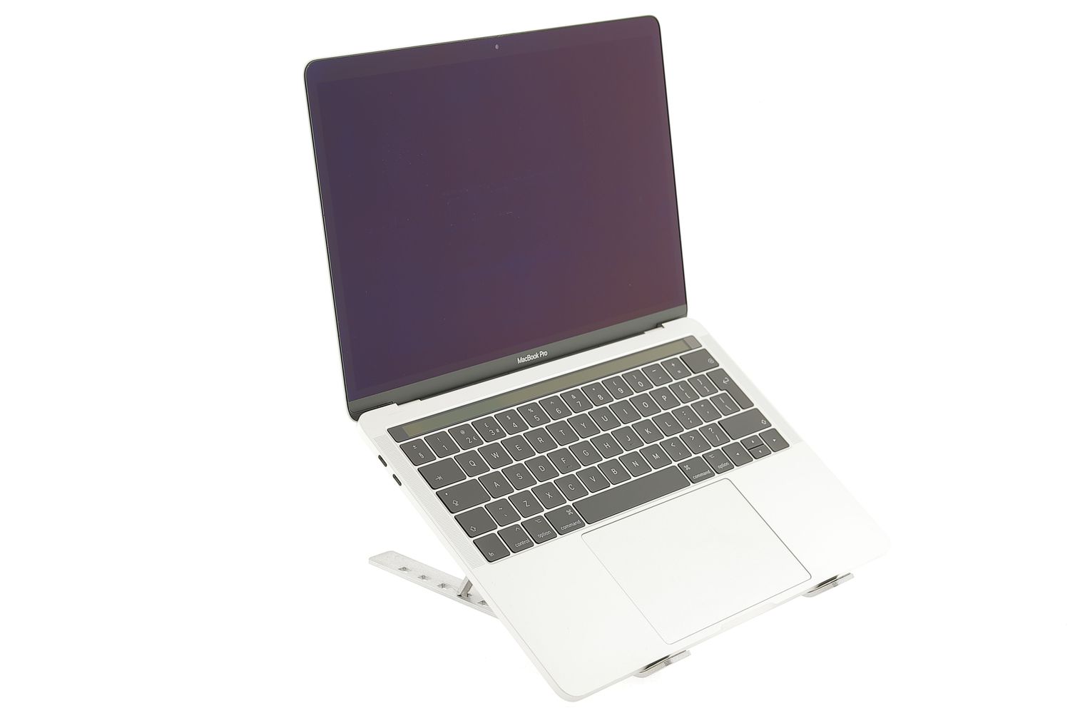 Apple MacBook Pro 13″ Touch Bar 2019, i5 1.4 GHz, 8 GB, Iris Plus Graphics 645 128 GB Silver - Отлично