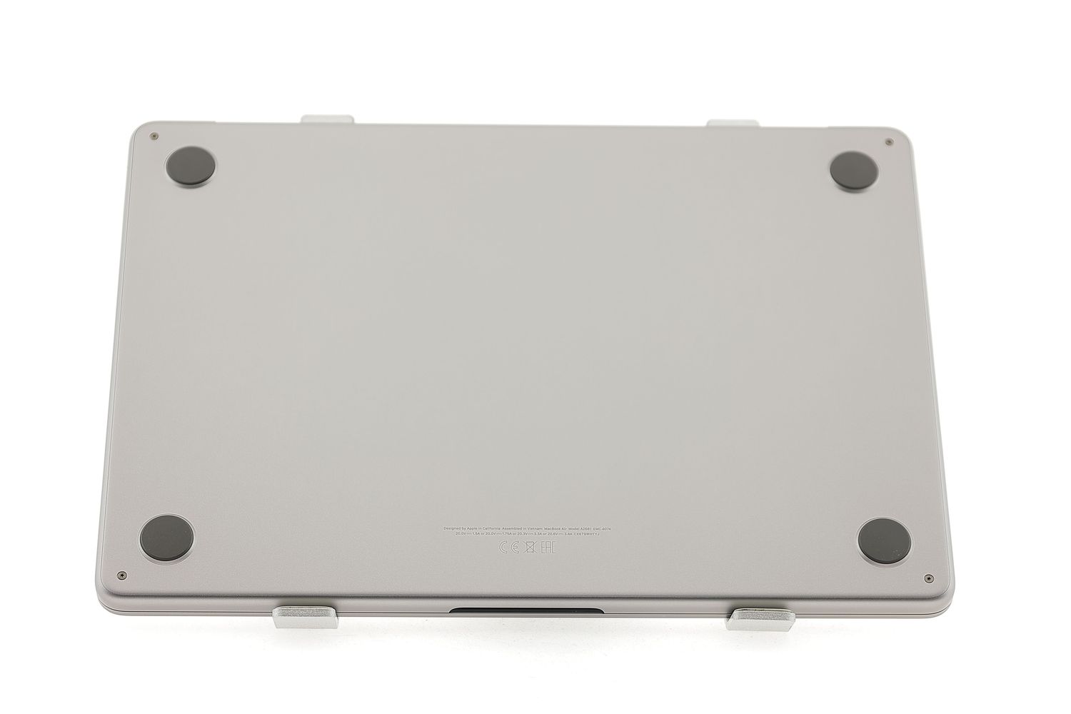 Apple MacBook Air 13″ 2022, M2 8 Cores, 8 GB, 8 core GPU 256 GB Space Gray - Като нов