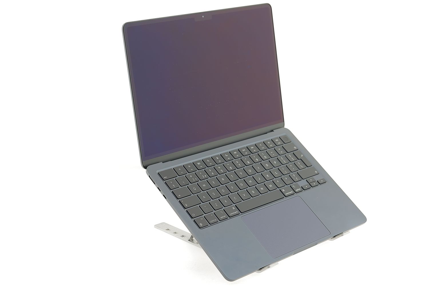 Apple MacBook Air 13″ 2022, M2 8 Cores, 8 GB, 8 core GPU 256 GB Midnight - Újszerű