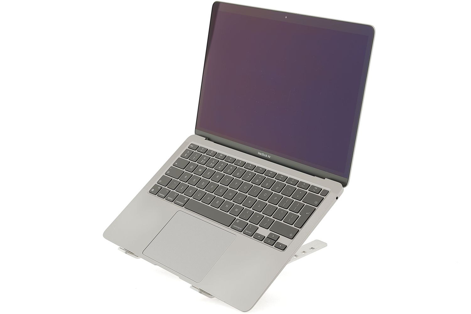 Apple MacBook Air 13″ 2020, M1 8 Cores, 8 GB, 7 core GPU 256 GB Space Gray - Много добро