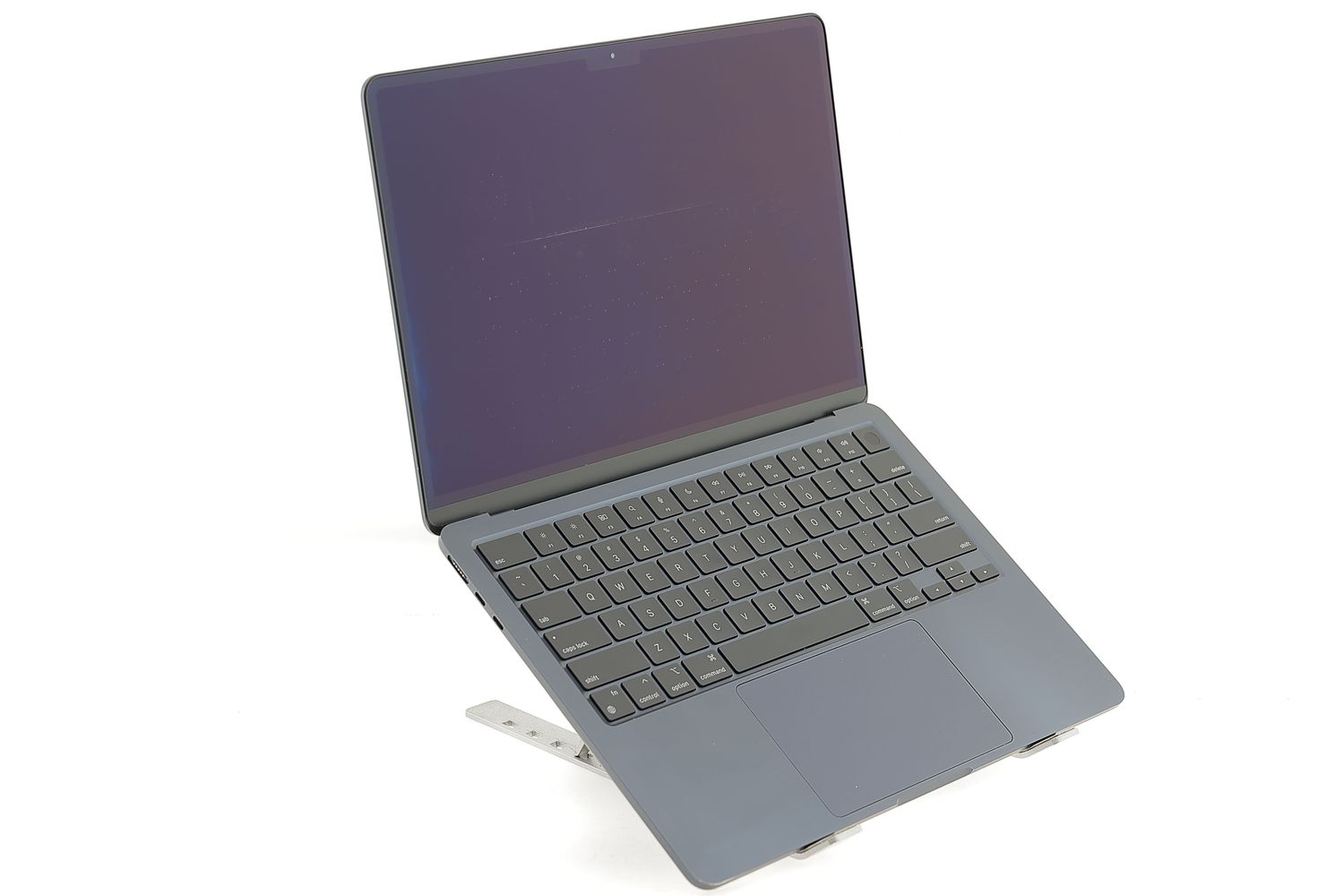 Apple MacBook Air 13″ 2022, M2 8 Cores, 16 GB, 8 core GPU 512 GB Midnight - Foarte bun