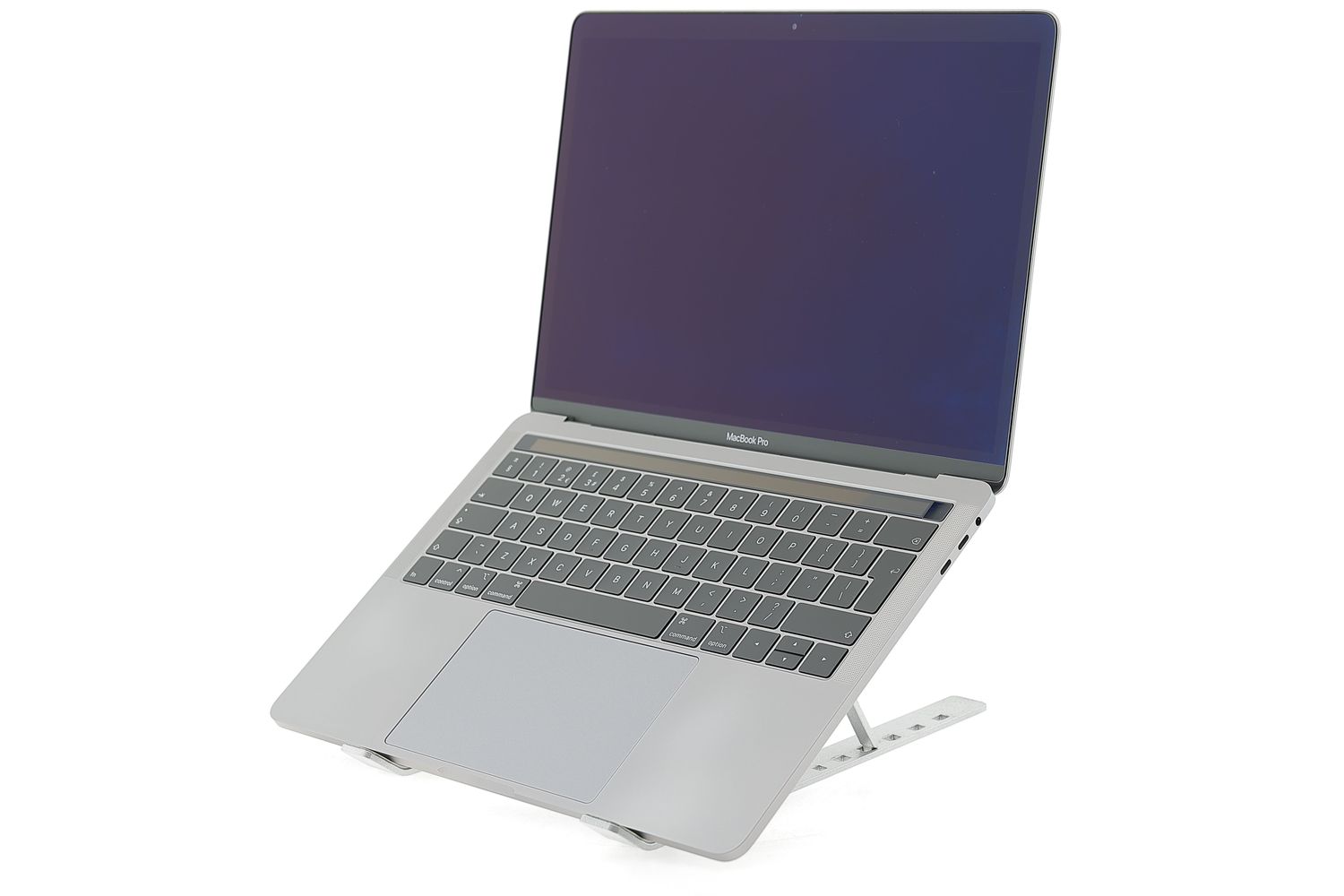 Apple MacBook Pro 13″ Touch Bar 2019, i5 2.4 GHz, 8 GB, Intel Iris Plus Graphics 655 256 GB Space Gray - Kiváló