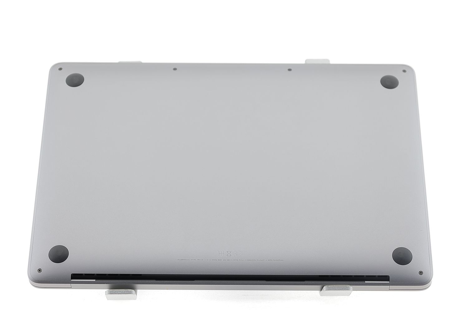 Apple MacBook Pro 13″ Touch Bar 2020, i5 1.4 GHz, 8 GB, Intel Iris Plus Graphics 645 256 GB Space Gray - Nagyon jó