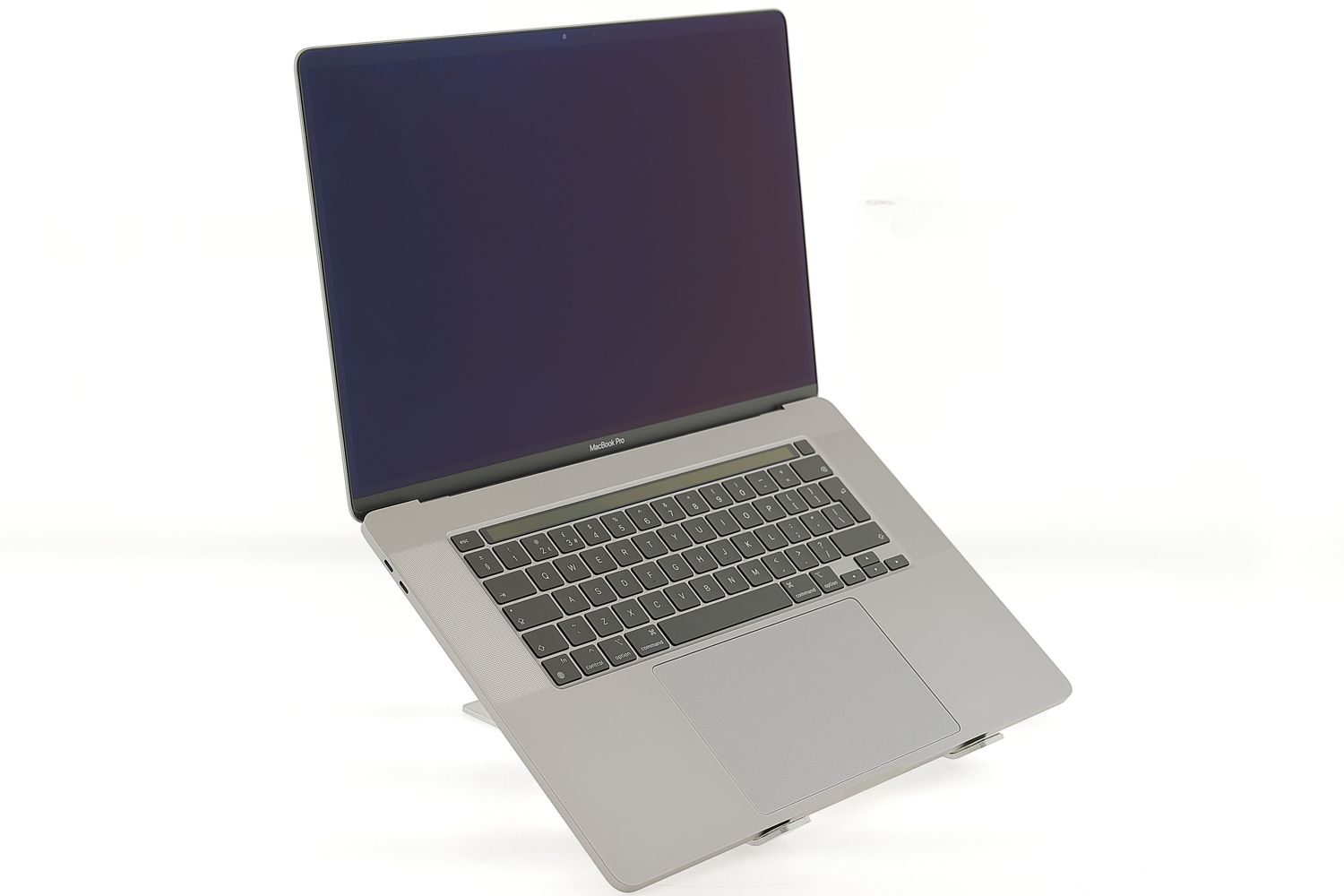 Apple MacBook Pro 16″ Touch Bar 2019, i7 2.6 GHz, 16 GB, AMD