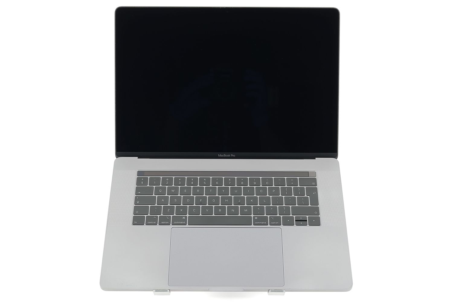 Apple MacBook Pro 15″ Touch Bar 2018, i7 2.2 GHz, 16 GB, AMD Radeon Pro 555X 256 GB Space Gray - Kiváló