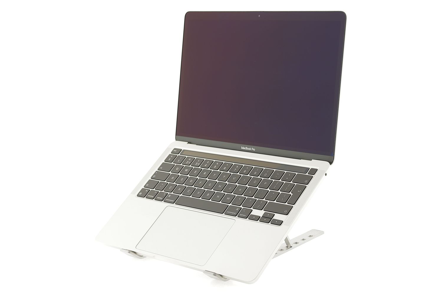 Apple MacBook Pro 13″ 2020, M1 8 Cores, 8 GB, 8 core GPU 512 GB Silver - Excelent