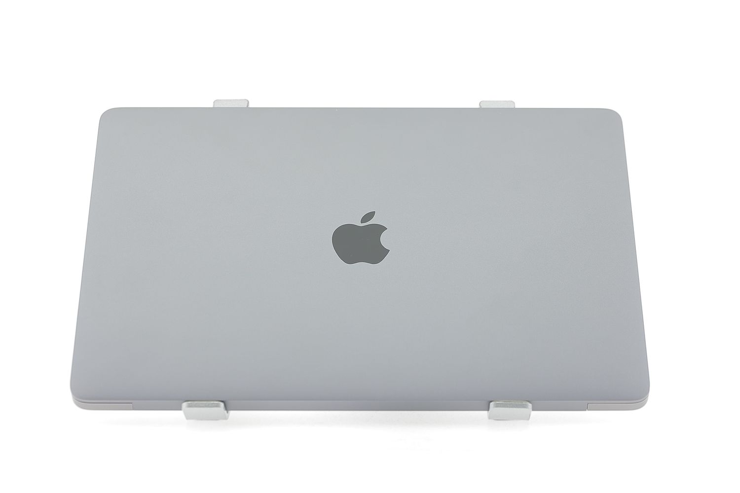 Apple MacBook Air 13″ 2019, i5 1.6 GHz, 8 GB, Intel UHD Graphics 617 256 GB Space Gray - Много добро