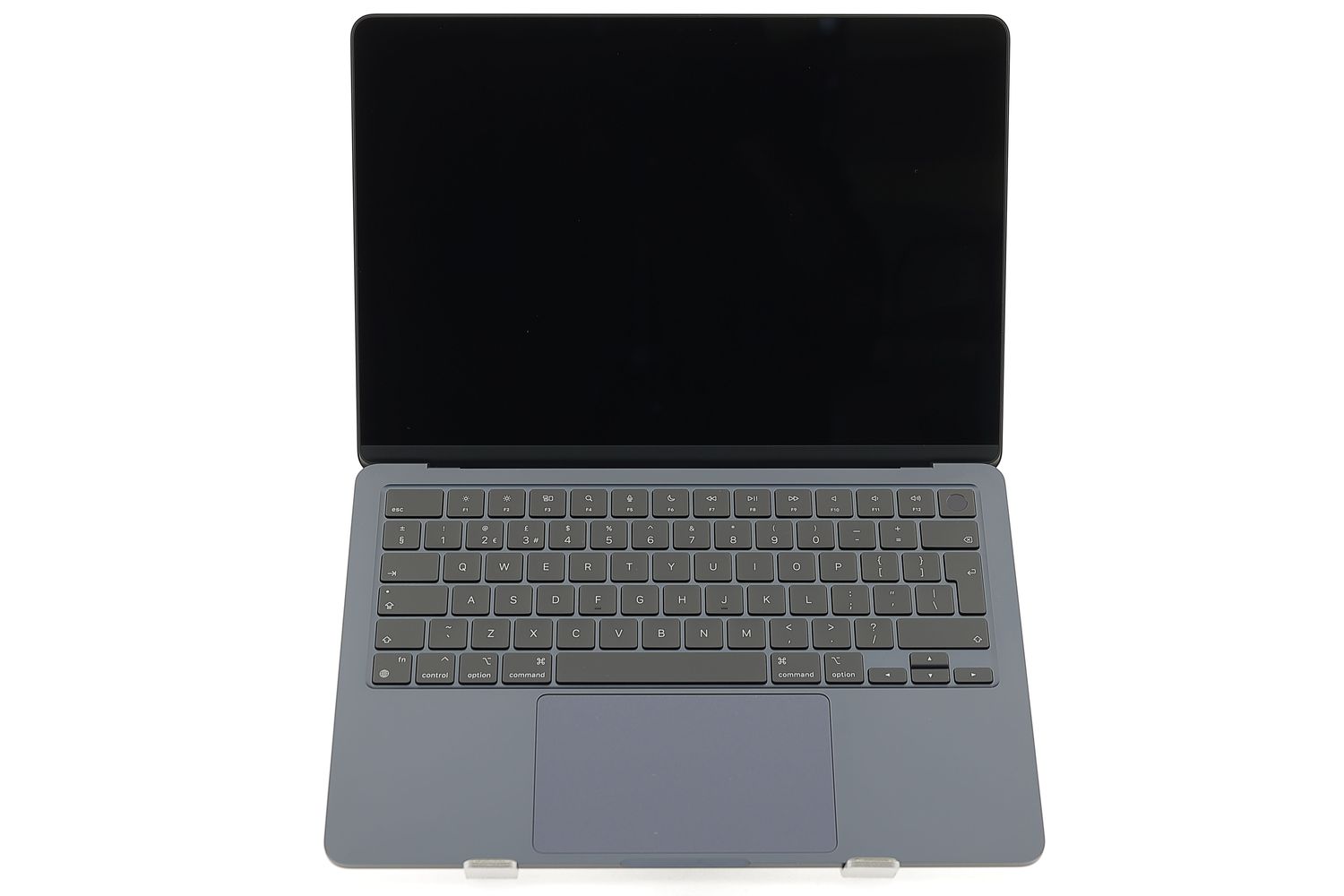 Apple MacBook Air 13″ 2022, M2 8 Cores, 8 GB, 8 core GPU 512 GB Midnight - Újszerű