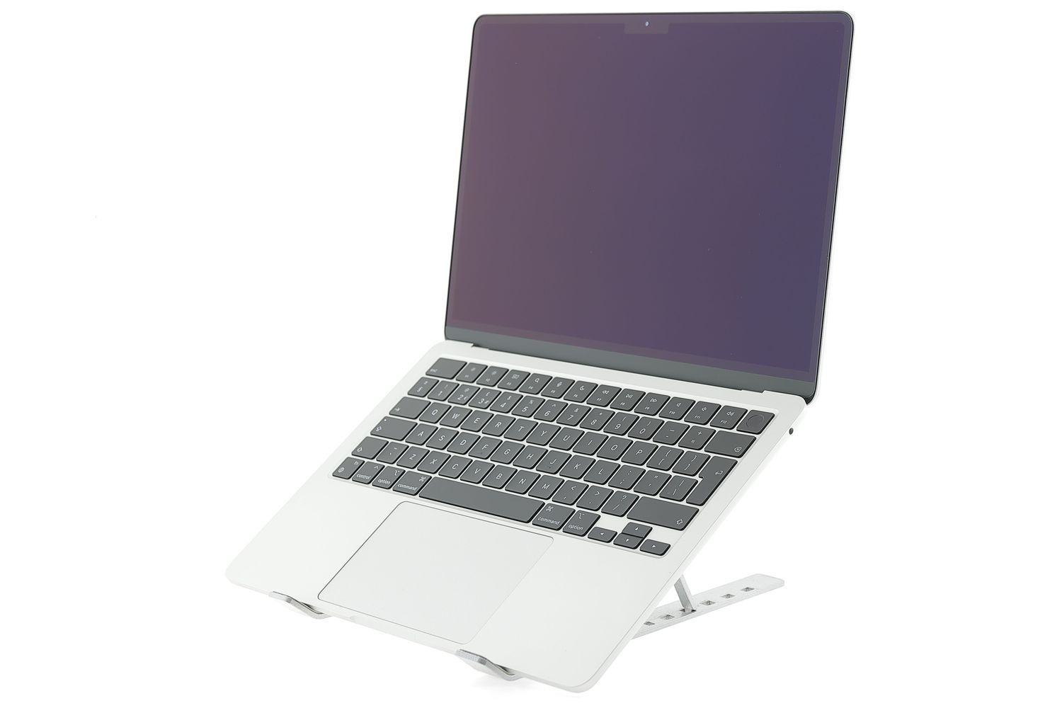 Apple MacBook Air 13″ 2022, M2 8 Cores, 8 GB, 8 core GPU 256 GB Silver - Като нов