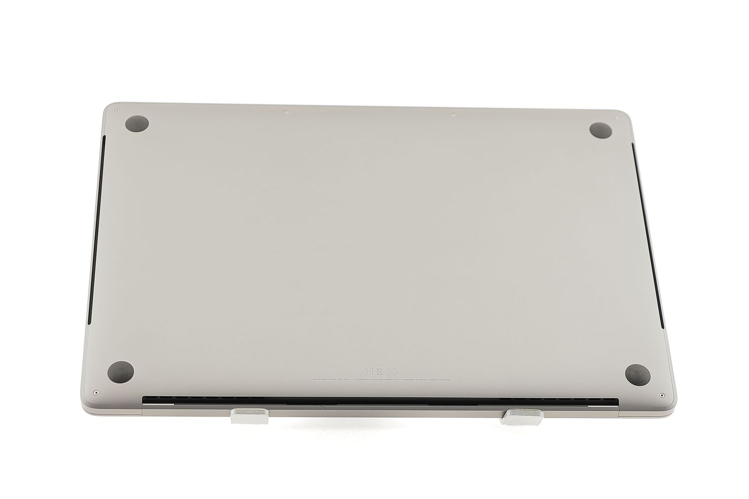 Apple MacBook Pro 15″ Touch Bar 2019, i9 2.3 GHz, 16 GB, AMD Radeon Pro 560X 1 TB Space Gray - Отлично