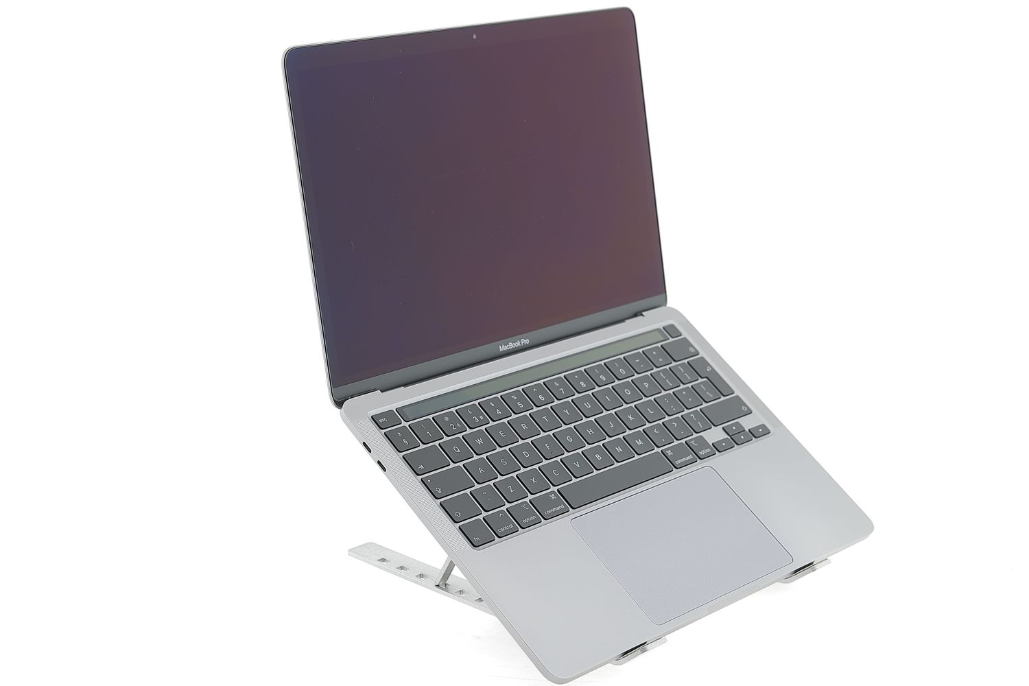 Apple MacBook Pro 13″ 2020, M1 8 Cores, 8 GB, 8 core GPU 256 GB Space Gray - Jó