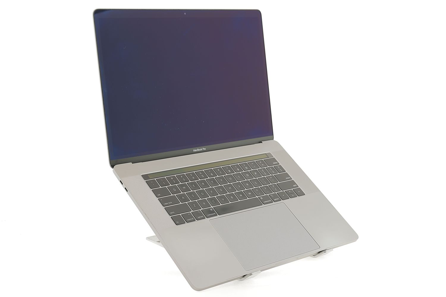 Apple MacBook Pro 15″ Touch Bar 2019, i9 2.3 GHz, 32 GB, AMD Radeon Pro Vega 16 1 TB Space Gray - Excelent