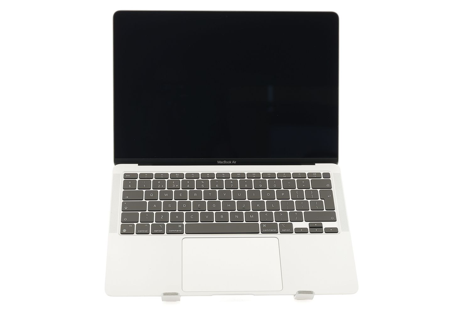 Apple MacBook Air 13″ 2020, M1 8 Cores, 8 GB, 7 core GPU 256 GB Silver - Отлично