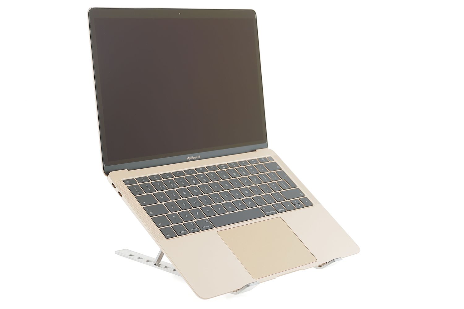 Apple MacBook Air 13″ 2019, i5 1.6 GHz, 8 GB, Intel UHD Graphics 617 256 GB Gold - Foarte bun