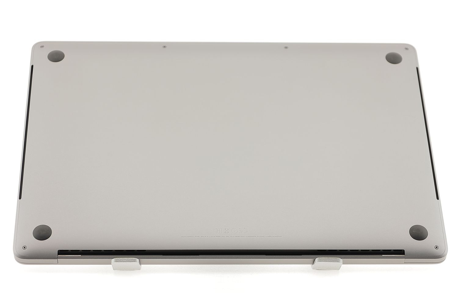 Apple MacBook Pro 15″ Touch Bar 2017, i7 2.8 GHz, 16 GB, AMD Radeon Pro 555 1 TB Space Gray - Foarte bun