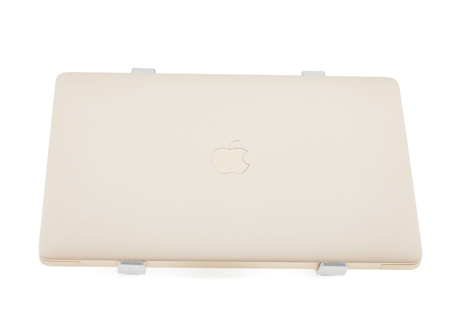 Apple MacBook Air 13″ 2019, i5 1.6 GHz, 8 GB, Intel UHD Graphics 617 256 GB Gold - Foarte bun