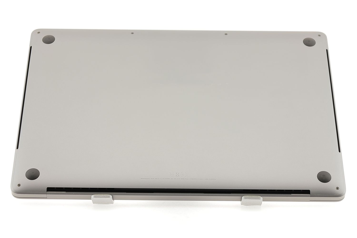 Apple MacBook Pro 16″ Touch Bar 2019, i7 2.6 GHz, 32 GB, AMD Radeon Pro 5300M 512 GB Space Gray - Отлично