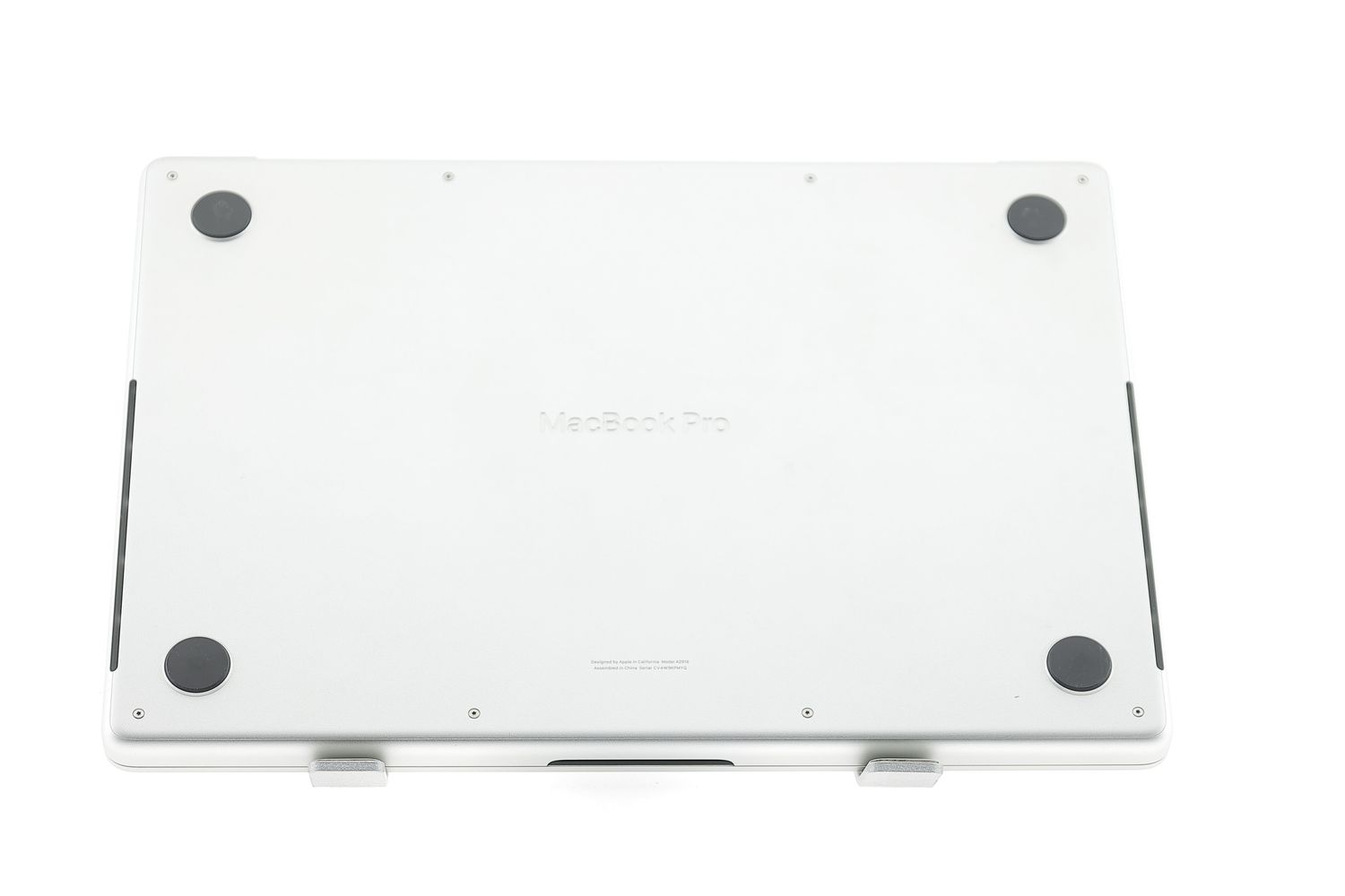 Apple MacBook Pro 14″ 2023, M3 8 Cores, 8 GB, 10 core GPU 512 GB Silver - Като нов