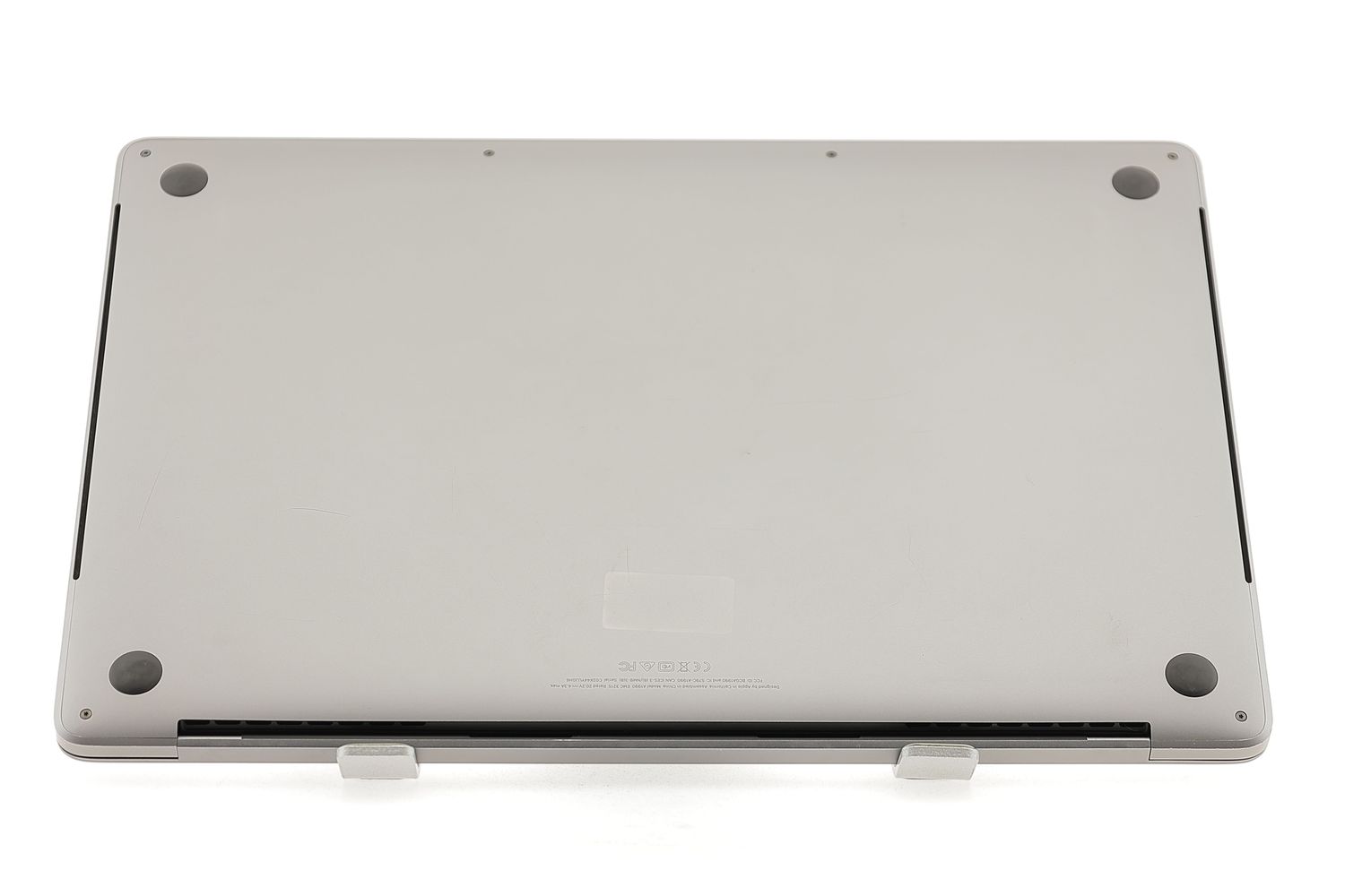 Apple MacBook Pro 15″ Touch Bar 2018, i9 2.9 GHz, 32 GB, AMD Radeon Pro 555X 512 GB Space Gray - Kiváló