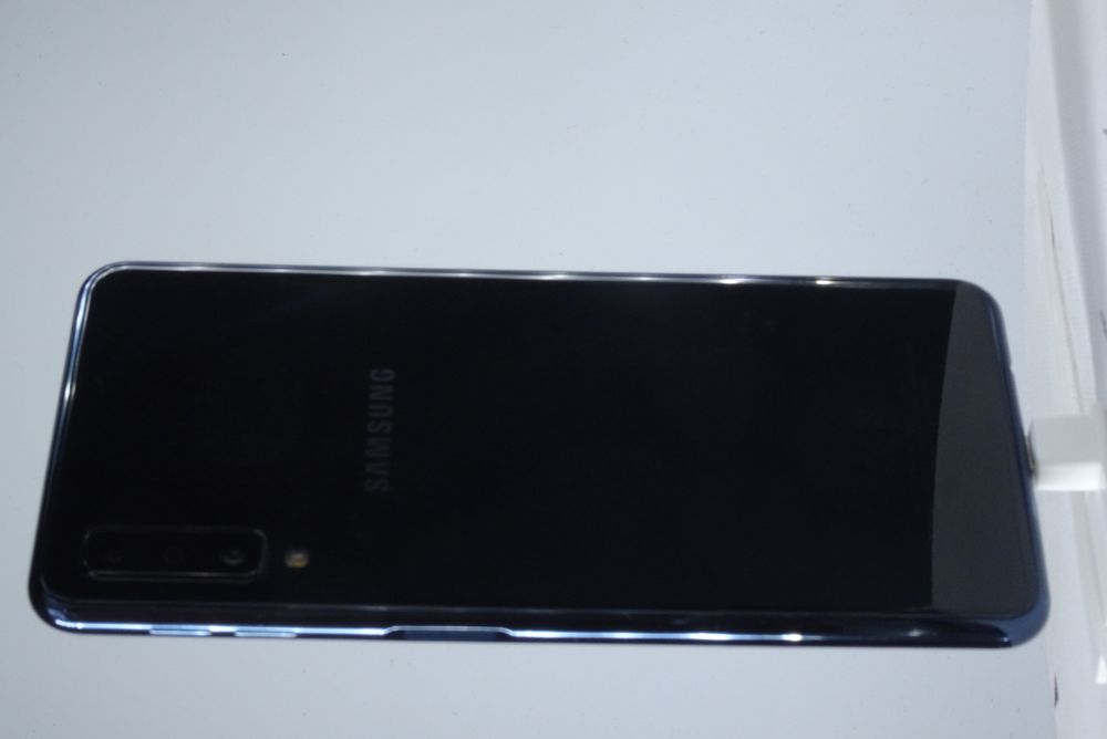 Мобилен телефон Samsung, Galaxy A7 (2018), 64 GB, Black,  Като нов