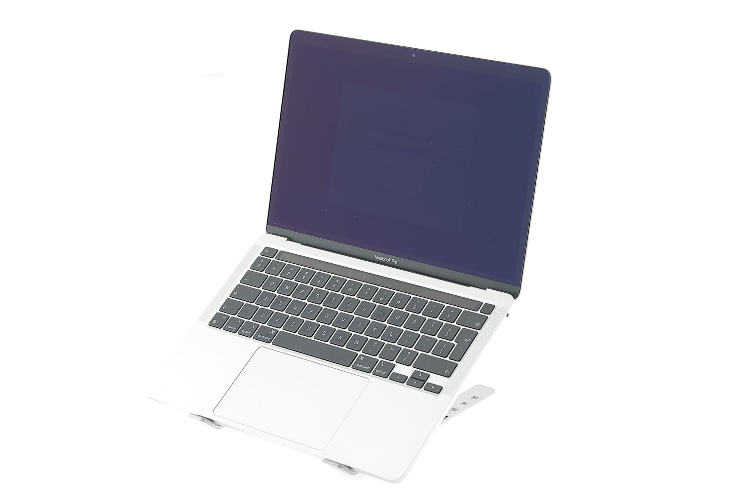 Apple MacBook Pro 13″ 2020, M1 8 Cores, 8 GB, 8 core GPU 256 GB Silver - Kiváló