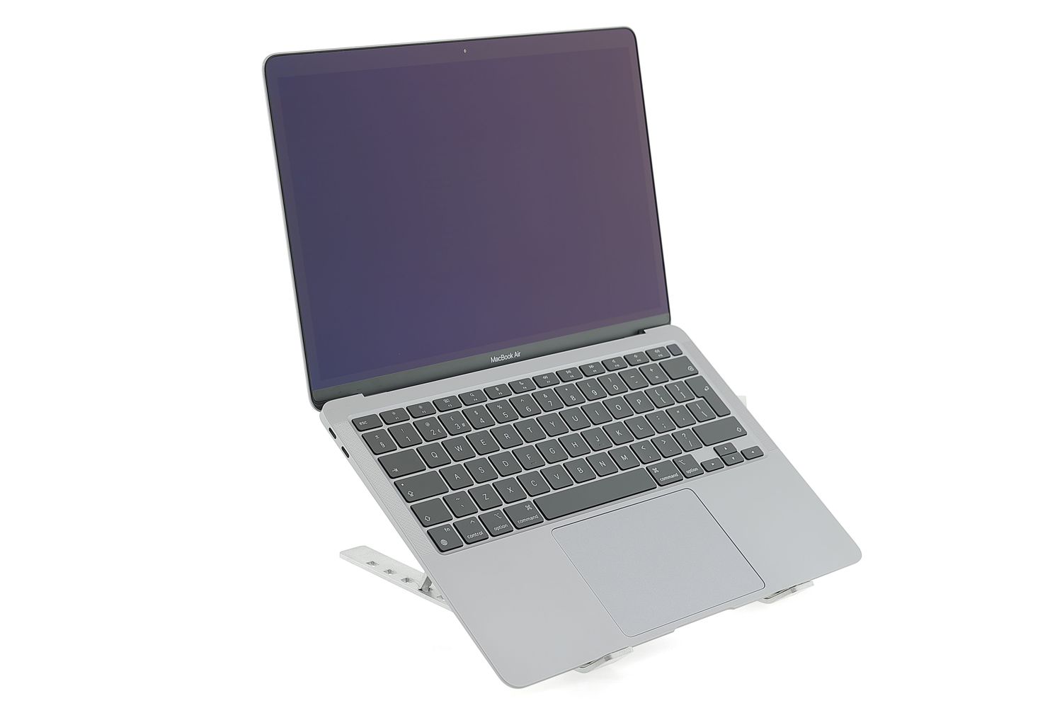 Apple MacBook Air 13″ 2020, i3 1.1 GHz, 8 GB, Intel Iris Plus 256 GB Space Gray - Excelent
