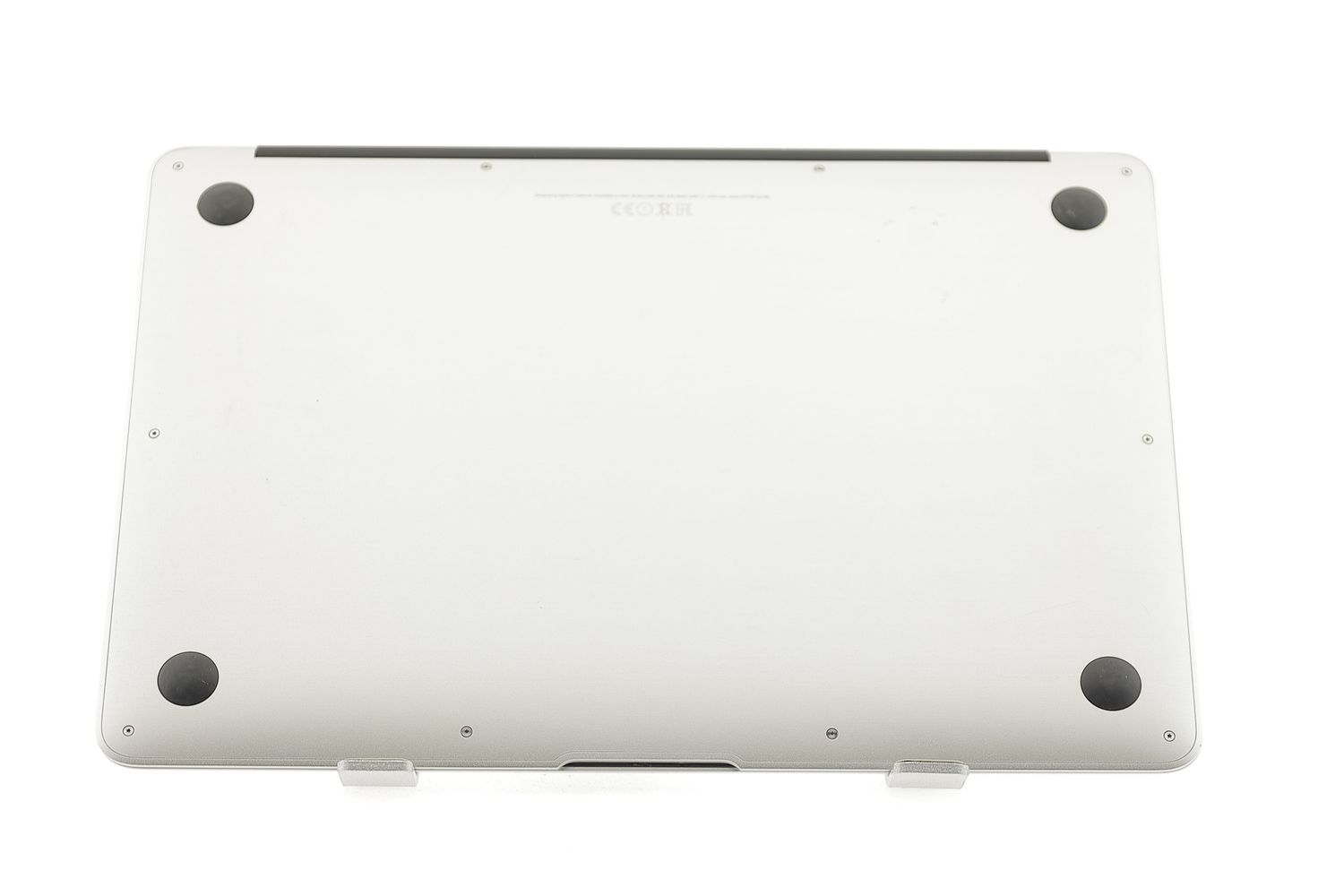 Apple MacBook Air 13″ 2017, i5 1.8 GHz, 8 GB, HD Graphics 6000 256 GB Silver - Kiváló