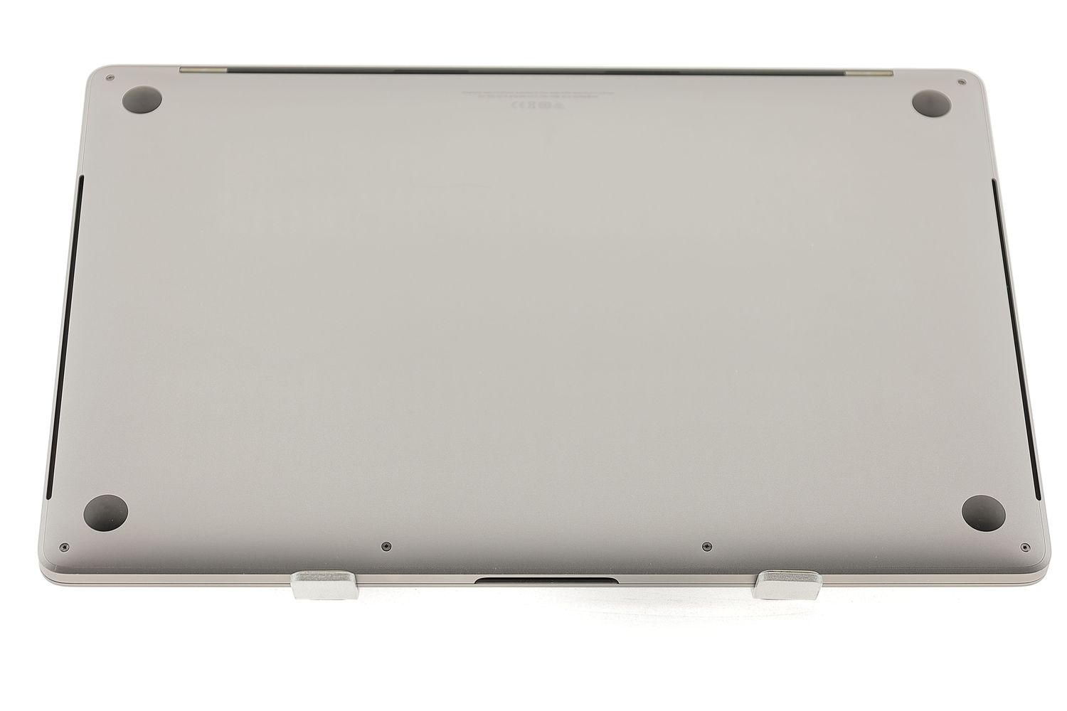 Apple MacBook Pro 15″ Touch Bar 2019, i7 2.6 GHz, 16 GB, AMD Radeon Pro 555X 256 GB Space Gray - Отлично