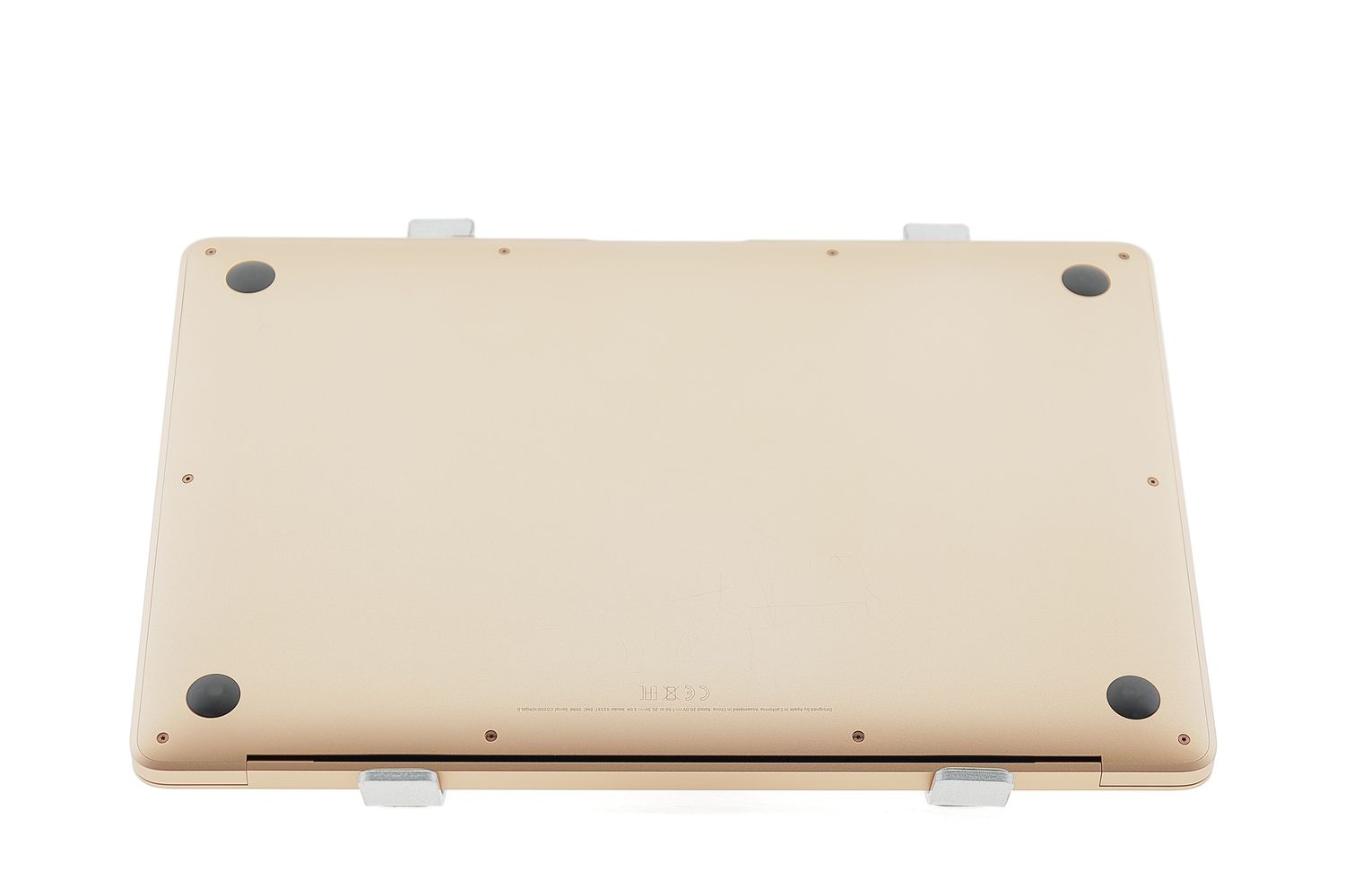 Apple MacBook Air 13″ 2020, M1 8 Cores, 8 GB, 8 core GPU 512 GB Gold - Много добро