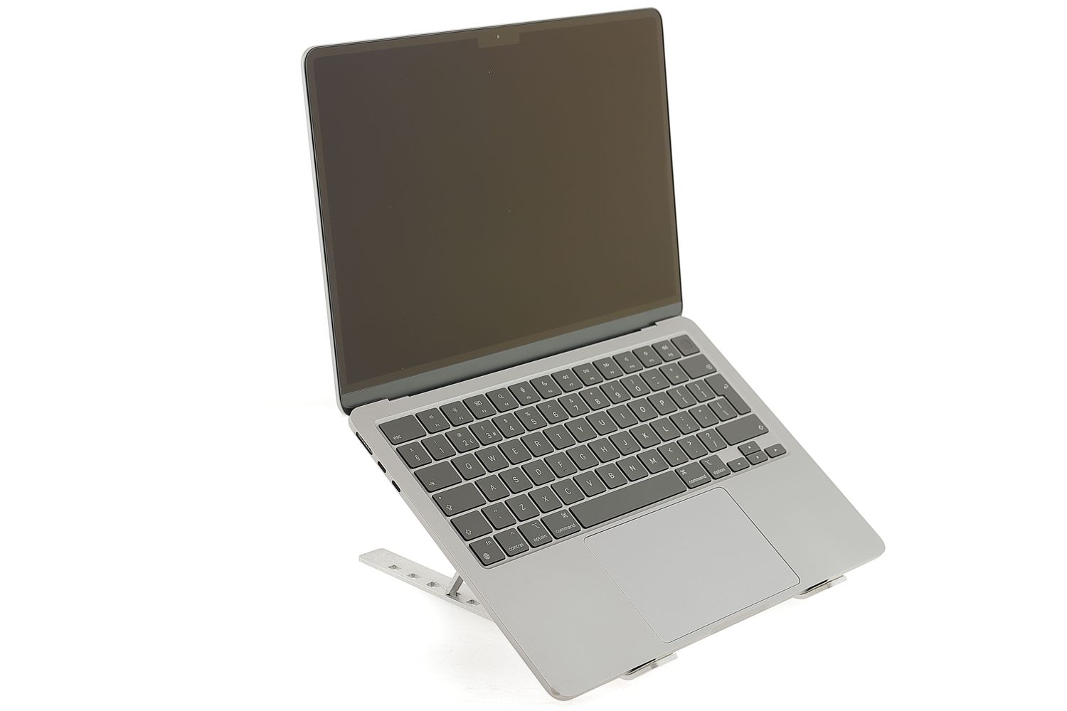 Apple MacBook Air 13″ 2024, M3 8 Cores, 8 GB, 8 core GPU 256 GB Space Gray - Nagyon jó