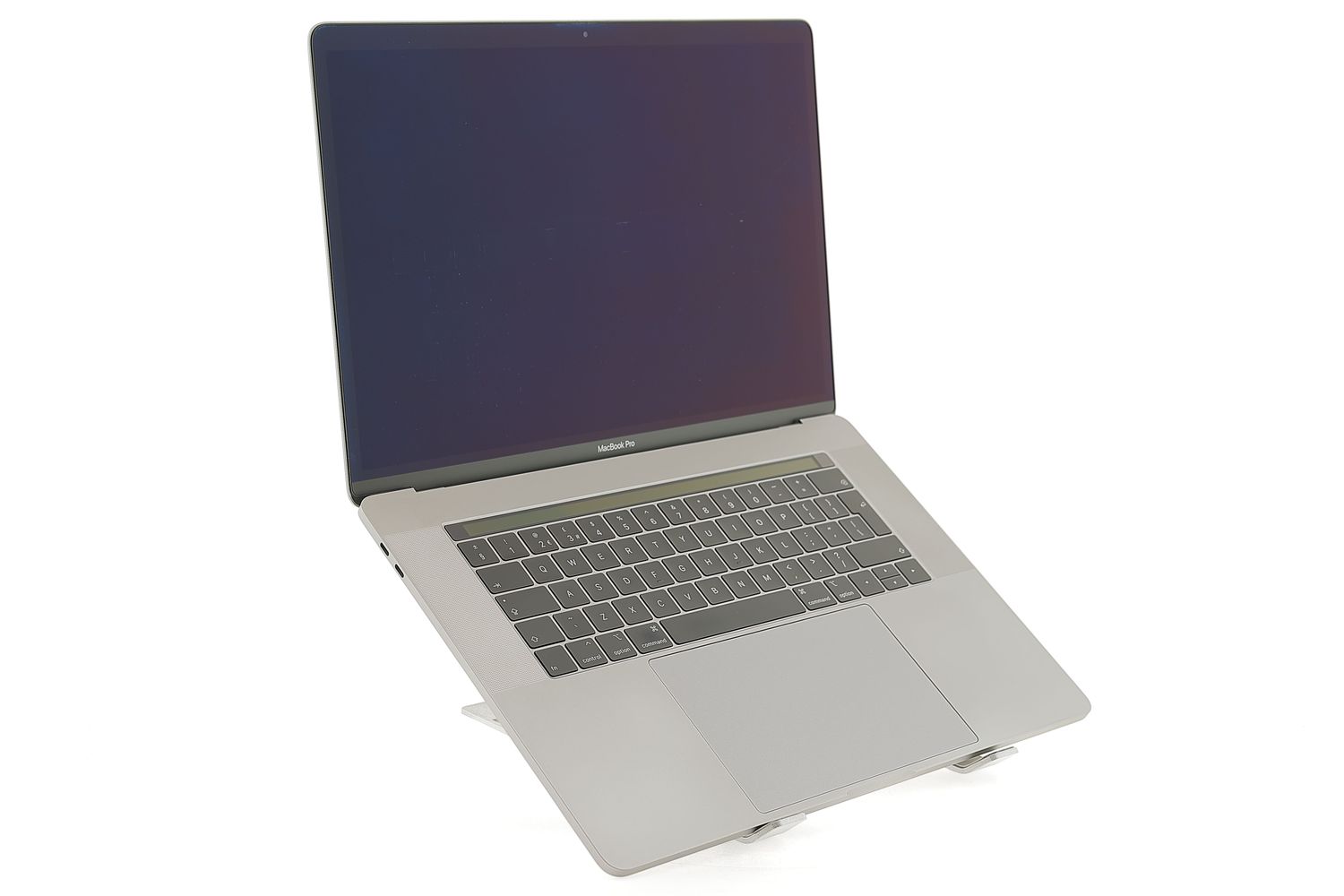 Apple MacBook Pro 15″ Touch Bar 2019, i9 2.3 GHz, 32 GB, AMD Radeon Pro Vega 20 1 TB Space Gray - Ca nou