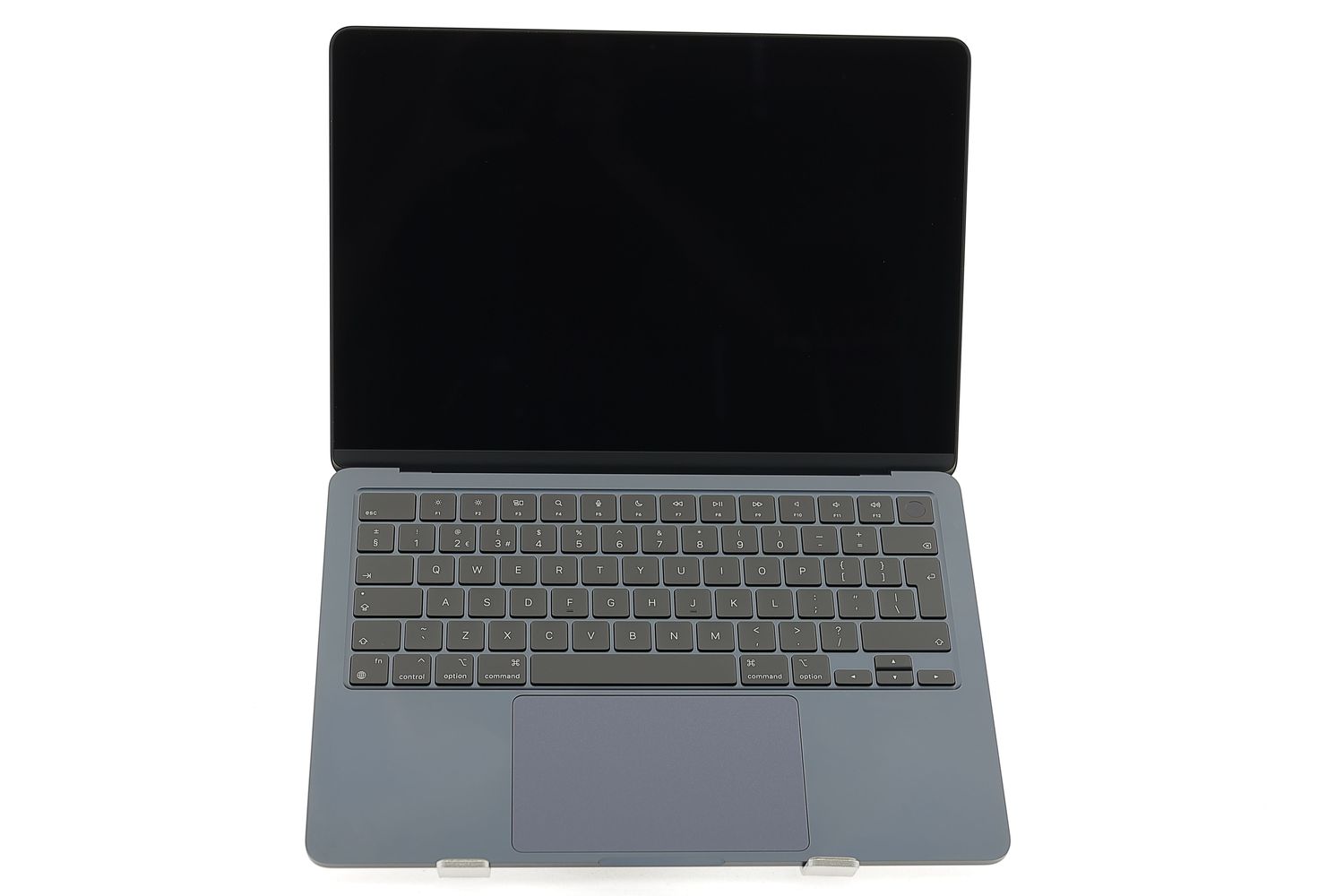 Apple MacBook Air 13″ 2024, M3 8 Cores, 8 GB, 8 core GPU 256 GB Midnight - Újszerű