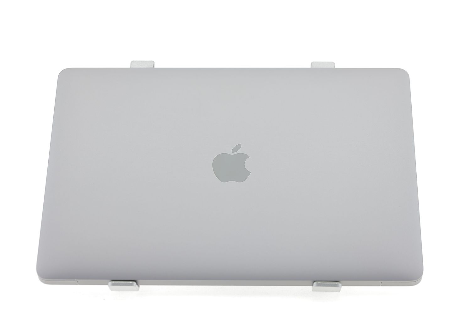 Apple MacBook Air 13″ 2020, M1 8 Cores, 8 GB, 7 core GPU 256 GB Space Gray - Kiváló