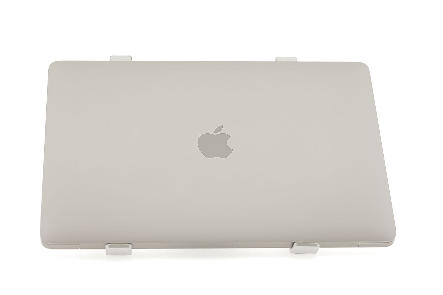 Apple MacBook Air 13″ 2020, i3 1.1 GHz, 8 GB, Intel Iris Plus 256 GB Space Gray - Като нов