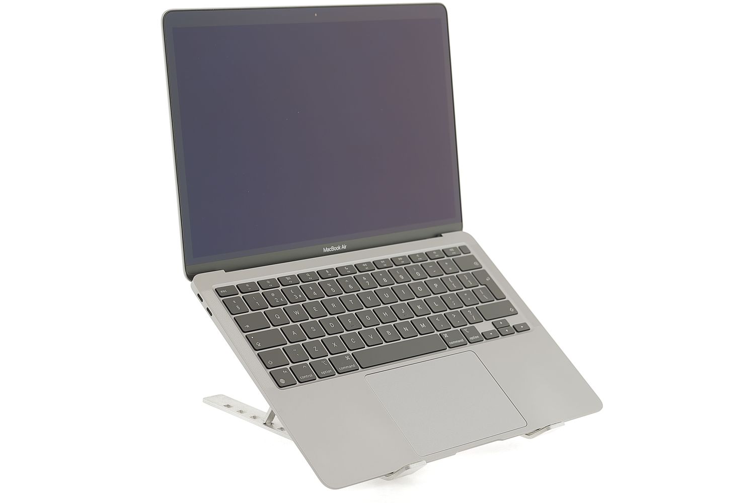 Apple MacBook Air 13″ 2020, i3 1.1 GHz, 8 GB, Intel Iris Plus 256 GB Space Gray - Excelent