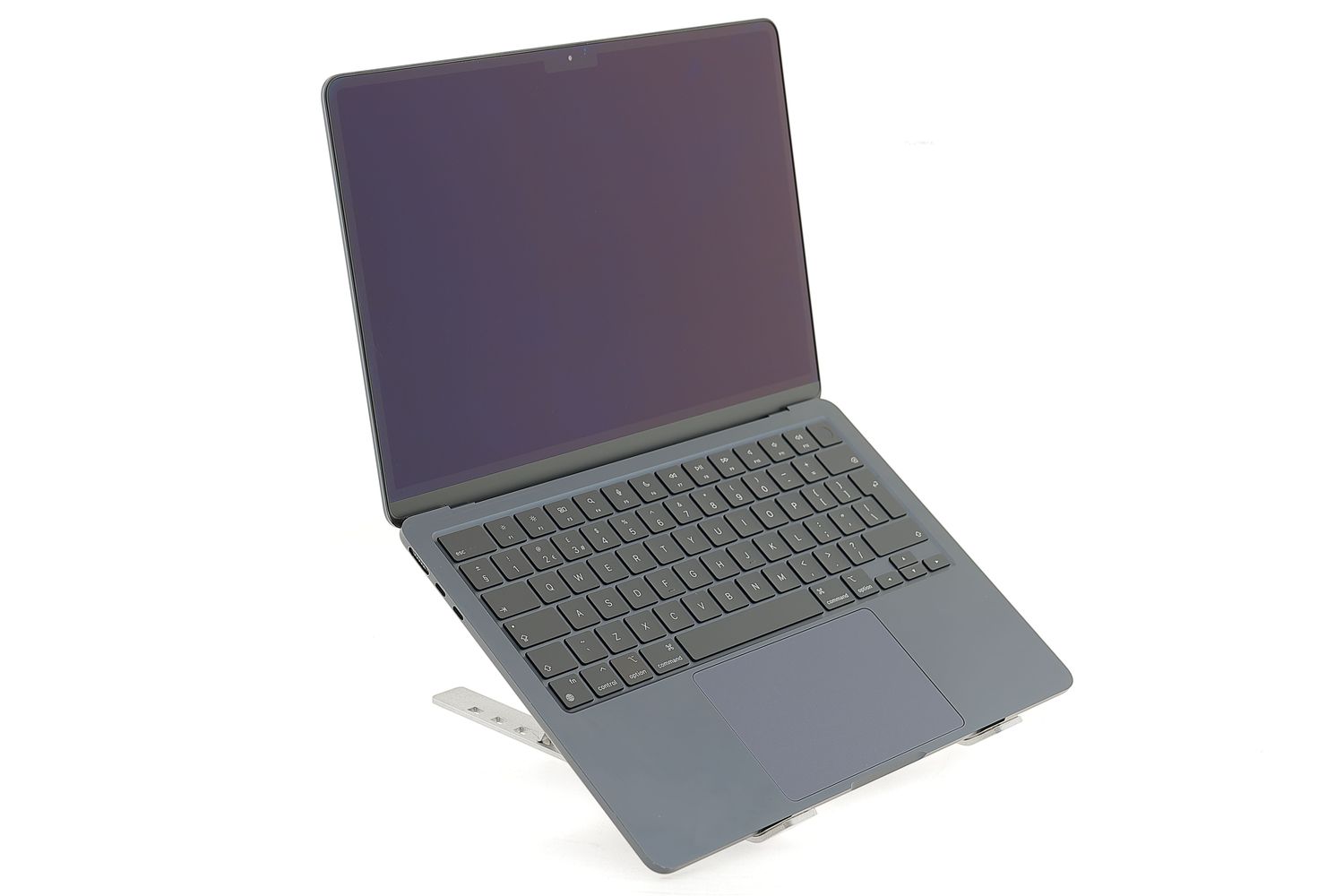 Apple MacBook Air 13″ 2022, M2 8 Cores, 8 GB, 8 core GPU 256 GB Midnight