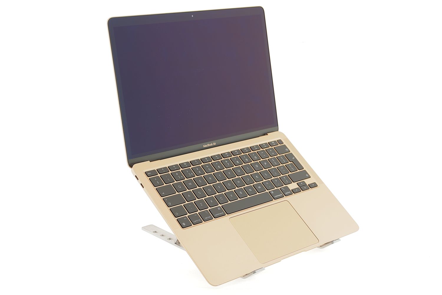 Apple MacBook Air 13″ 2020, M1 8 Cores, 8 GB, 8 core GPU 512 GB Gold - Много добро